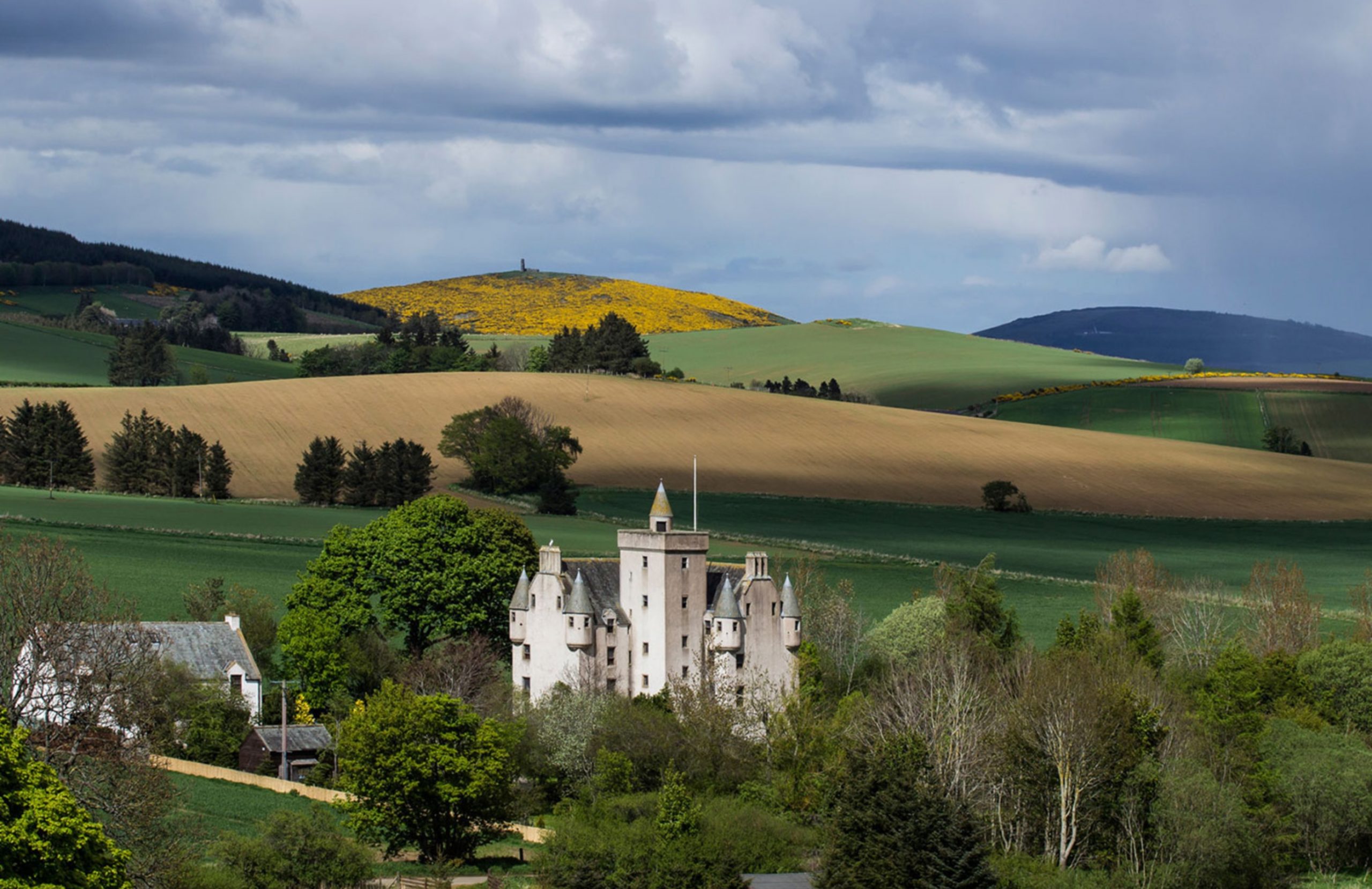 Brand experience for a scottish castle B&B Hero Picture